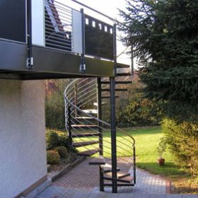 aussen spindeltreppe_01.jpg